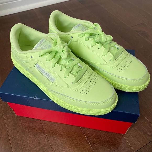 Reebok Shoes - Reebok Club C 85 Women Tennis Shoes